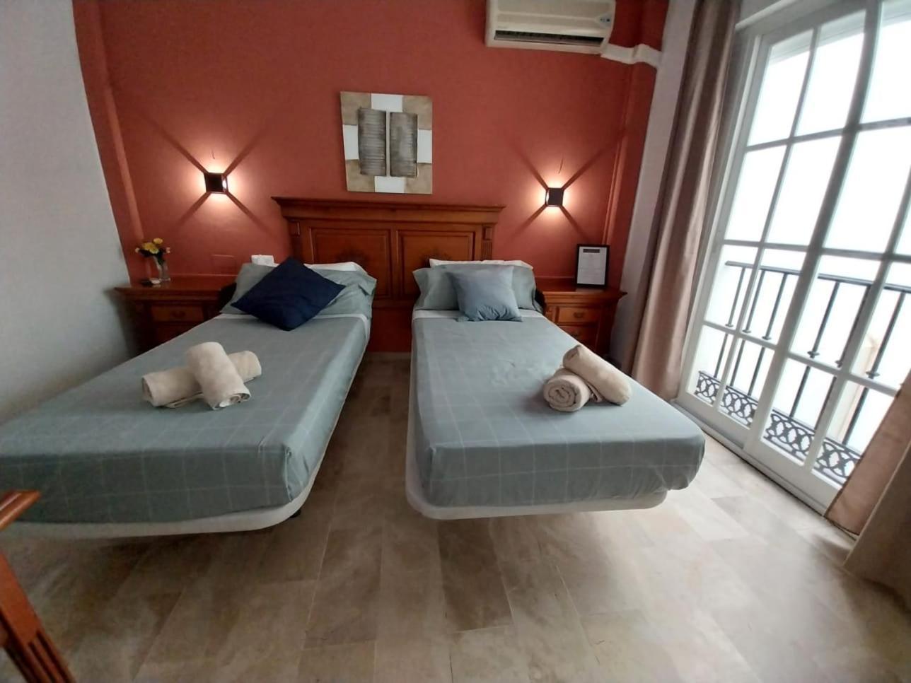 Hostal Montys Nerja Luaran gambar