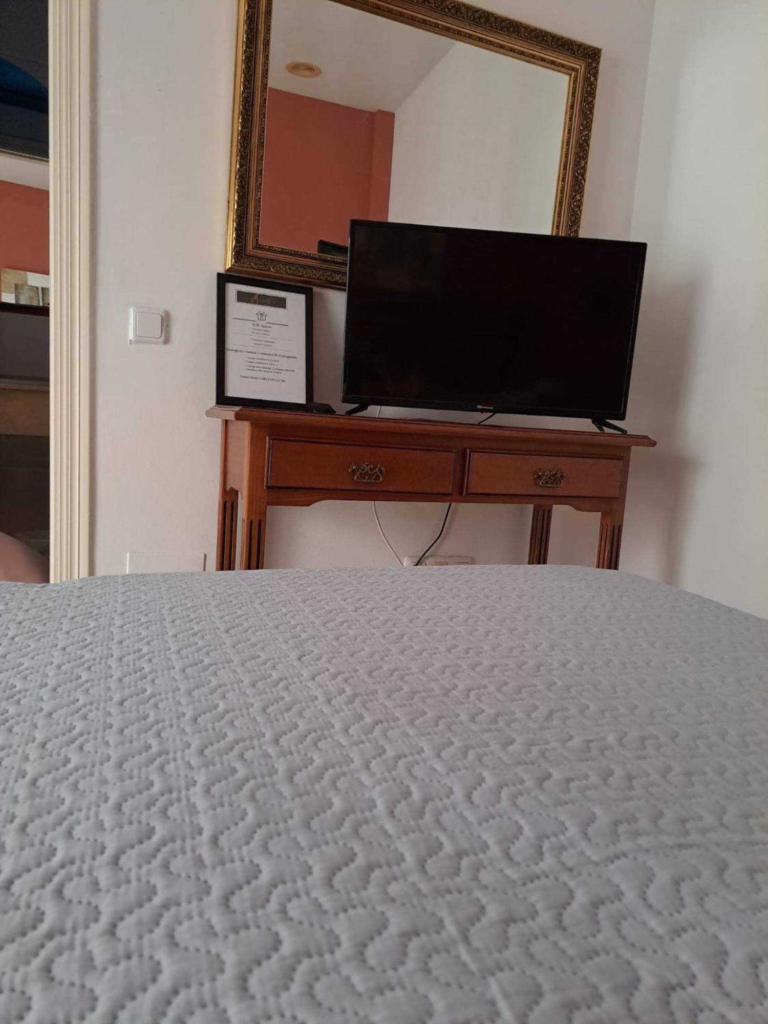 Hostal Montys Nerja Luaran gambar