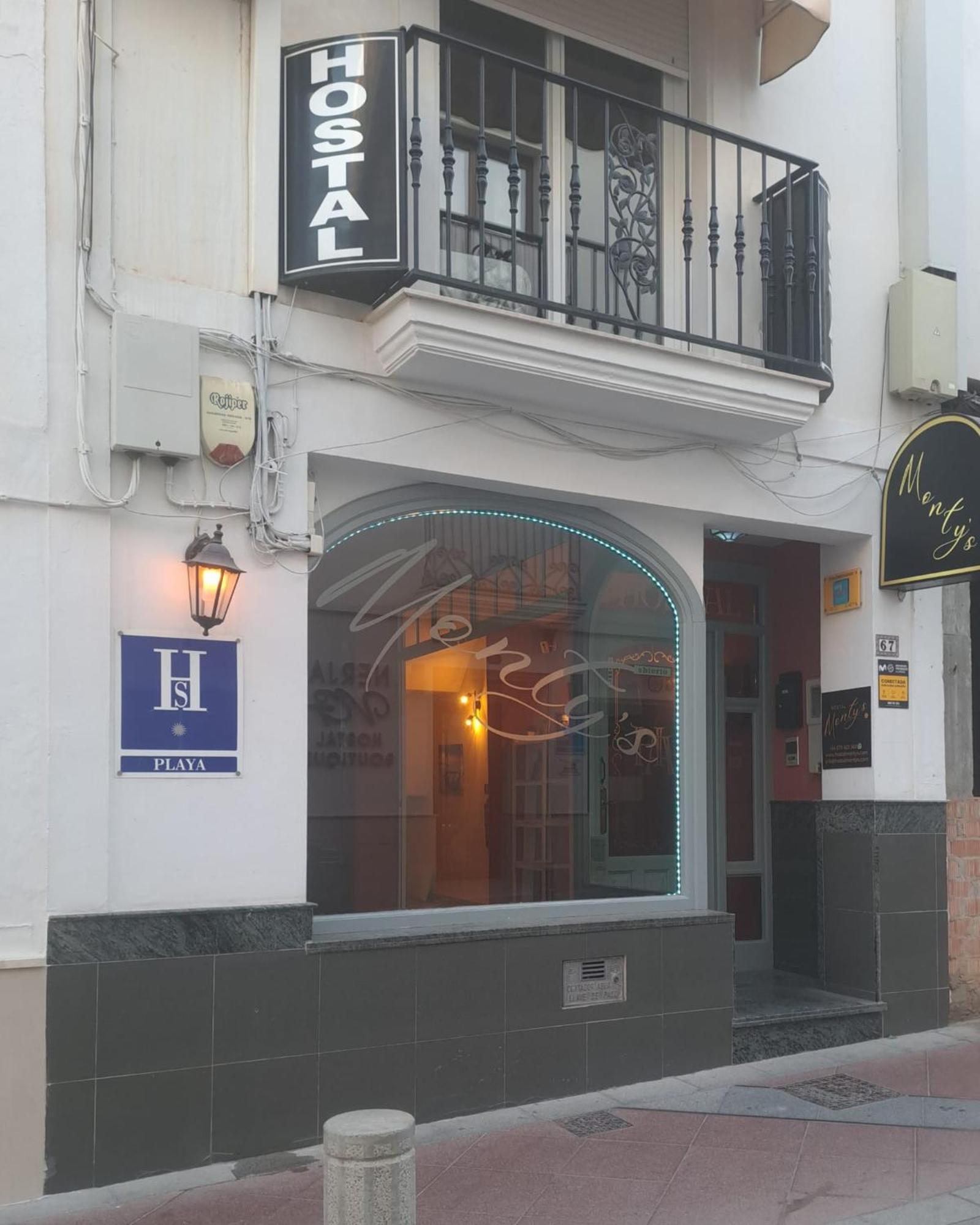 Hostal Montys Nerja Luaran gambar