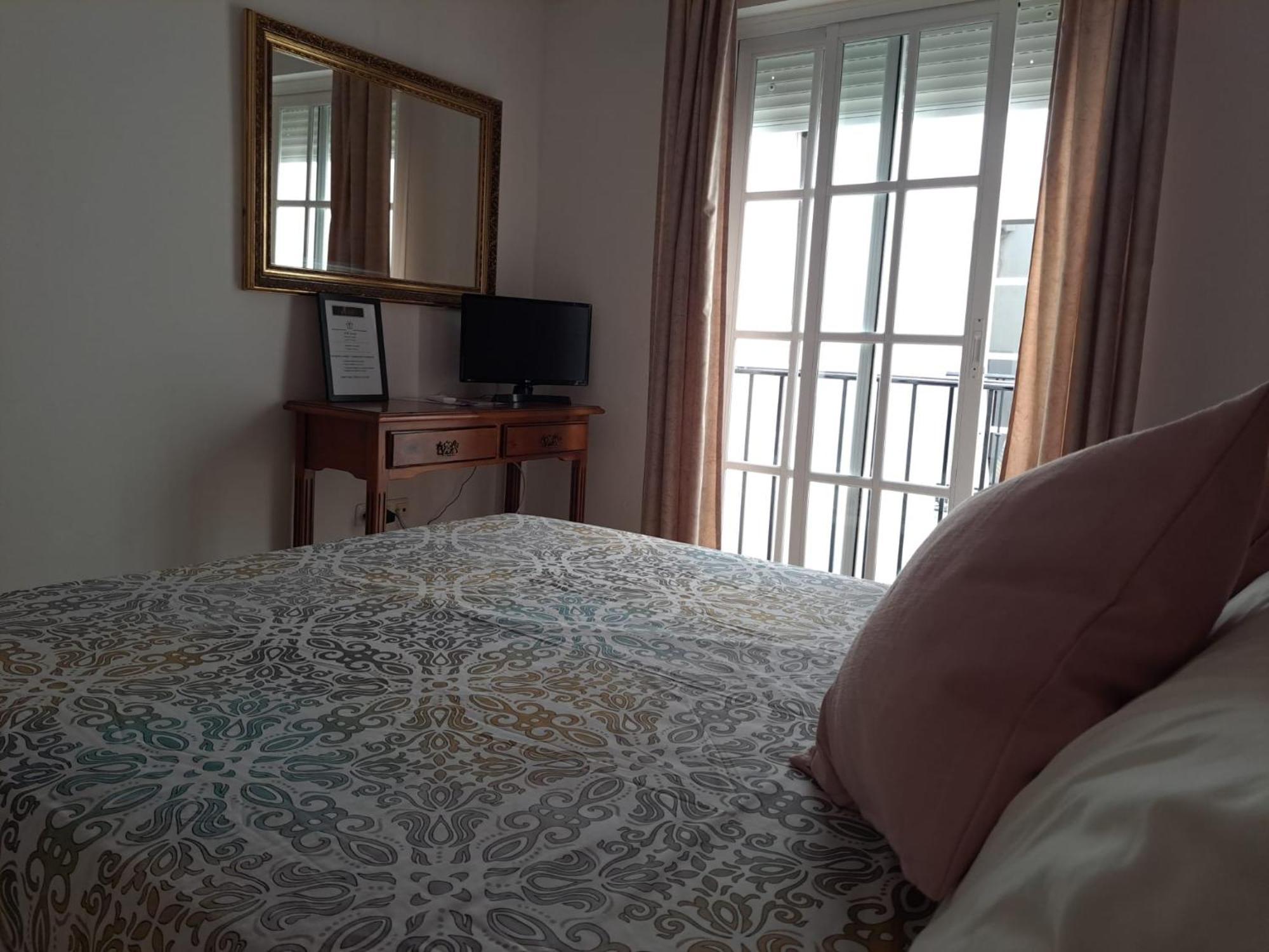 Hostal Montys Nerja Luaran gambar