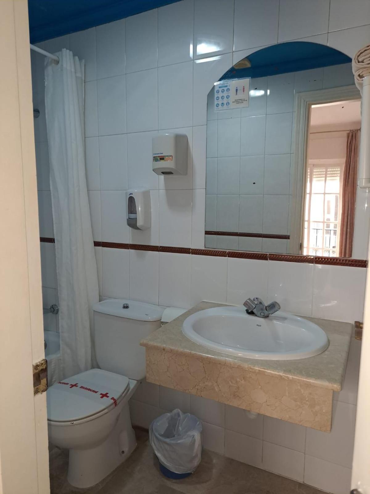 Hostal Montys Nerja Luaran gambar